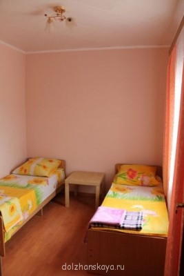 Комфортные номера в мини-комплексе для семейного отдыха - Малая комната в двухкомнатном люксе.jpg
